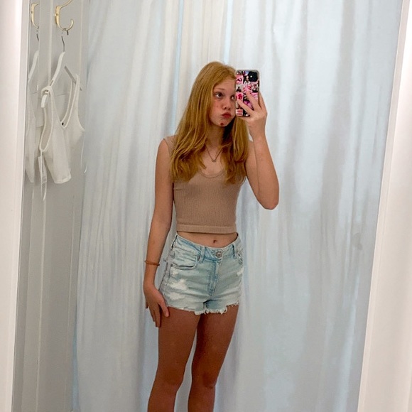 Meet your Posher, Avery - Picture 1 of 1